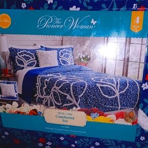 The Pioneer Women Comforter Set